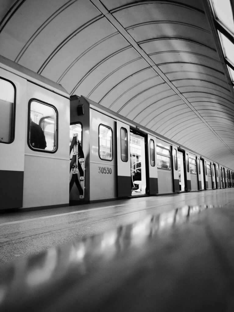 underground carriage, metro, metro station