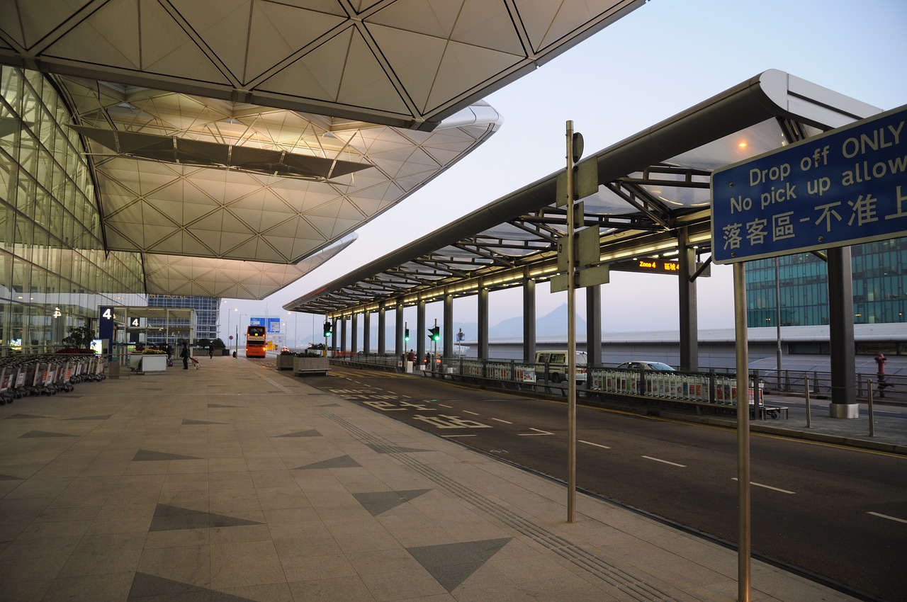 hong kong international airport, drop off area, empty