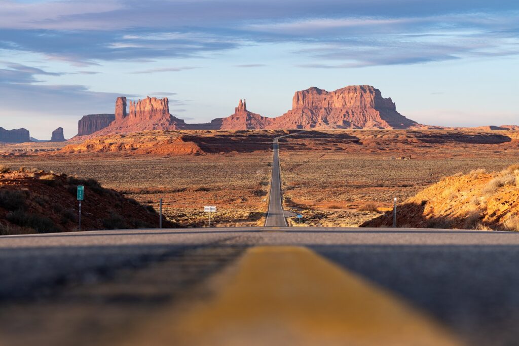monument valley, desert, road, highway, freeway, nature, route, forrest gump point, travel, arizona, utah, america, landscape, tourism
