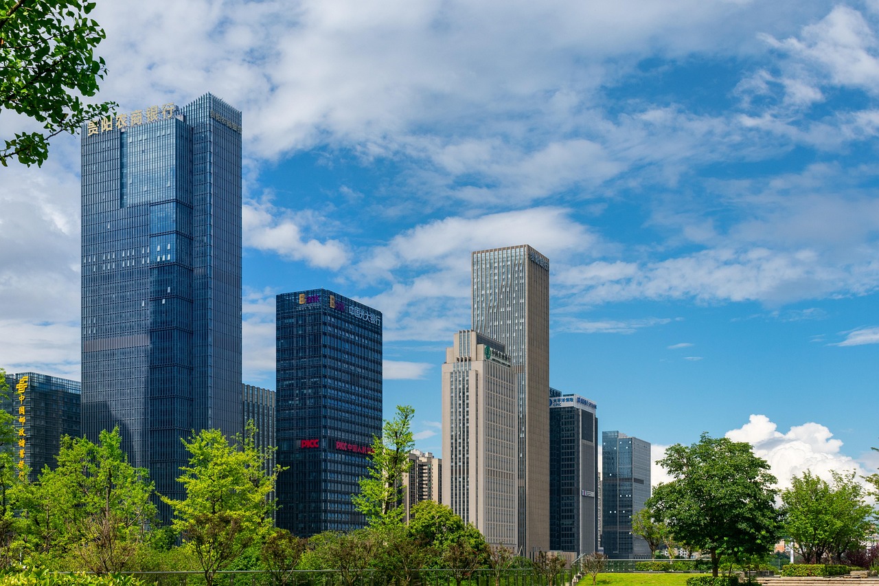 white cloud, stratus, cirrus, nature, building, skyscraper, office building, bank, enterprise, china, guizhou, guiyang, guizhou city, sunny days, summer, city, skyline