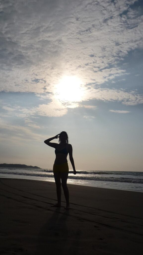 flints, ecuador, beach, sea, sun, girls