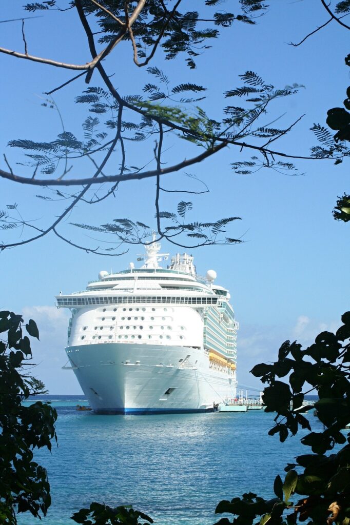 cruise, ship, sea, cruise ships, water, ocean, pier, port, vacations, boat, passengers, holiday cruise, on lake, caribbean islands, transport, nature, to travel, cruise ship, cruiser, rccl, jamaica, ochos rios, trees
