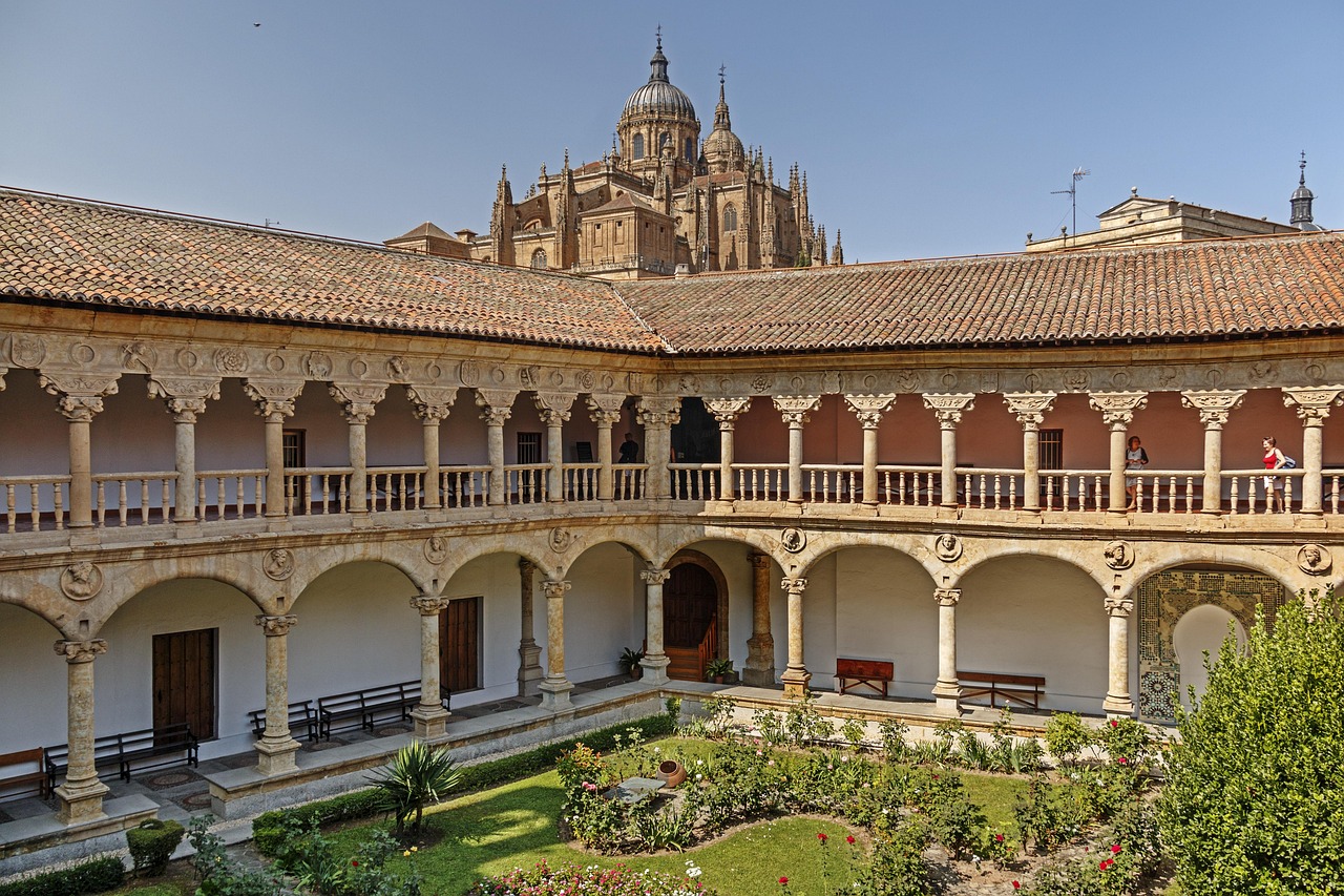 cloister of las dueñas, salamanca, courtyard, columns, art, revival, architecture, culture, tourism, spain, salamanca, salamanca, salamanca, salamanca, salamanca