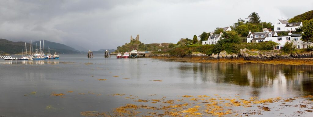 kyleakin - scotland - chrono 573, nature, windmill gard, landscape, kyleakin, isle of skye, the inner hebrides, scotland, reflection, chateau, ruin, water, outside